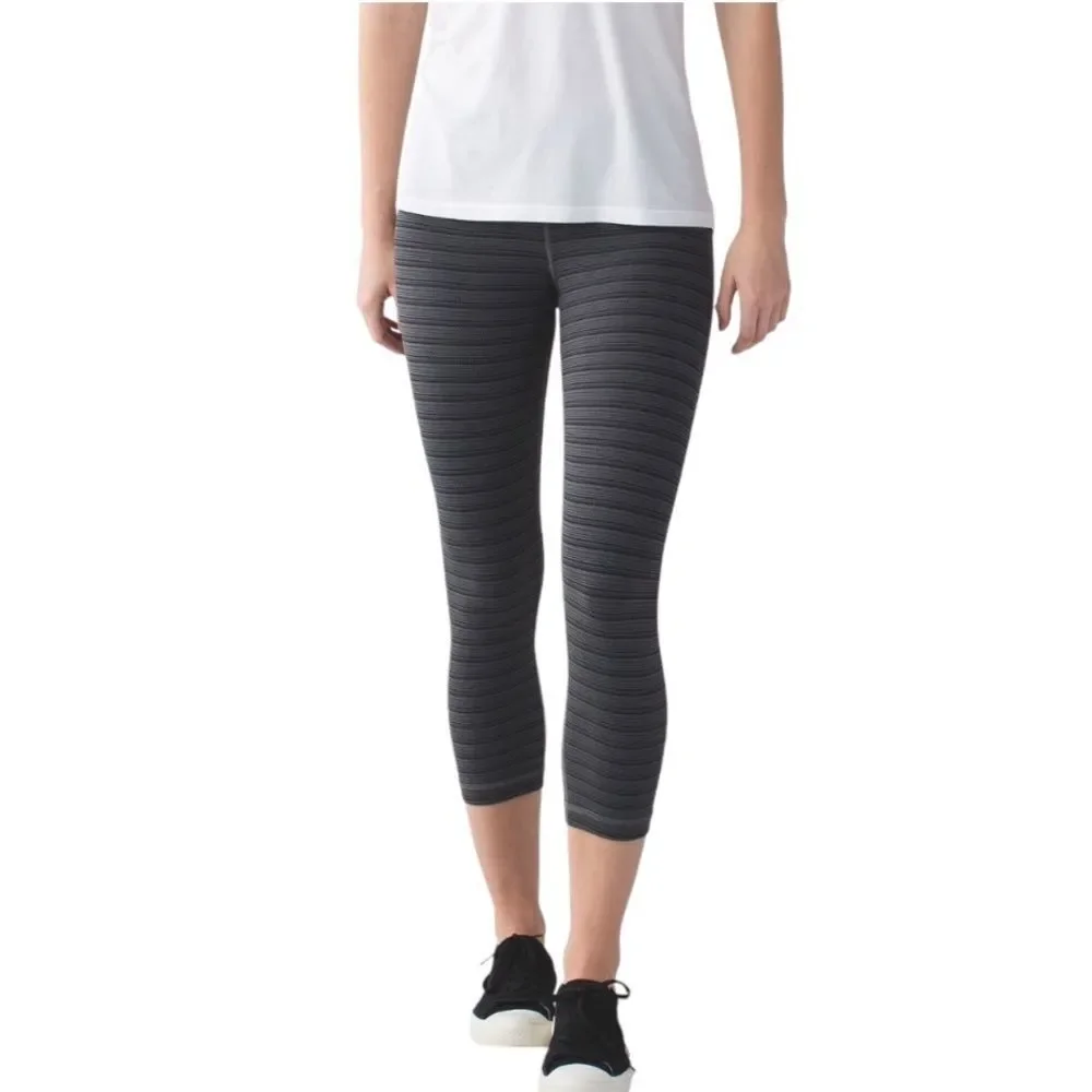Lululemon Wunder Under Cropped Gray Black Striped Leggings Tights Womens Size 12